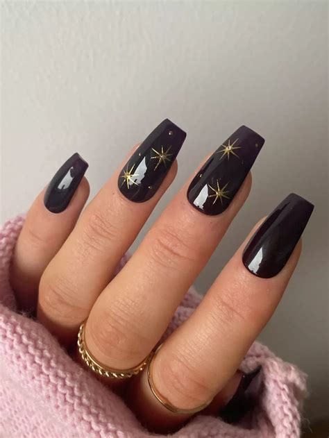 The Most Beautiful Short Coffin Fall Nail Designs To Match Your Trendy Autumn Wardrobe And Seasonal Style 3