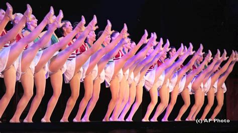 Танцевальная группа «Рокетс» (The Rockettes) - YouTube