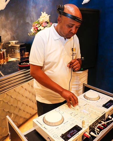 Oceans Mall - Crane and Feathers mesmerized us with their...