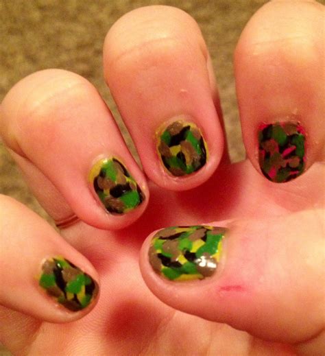 camo nail art designs 4