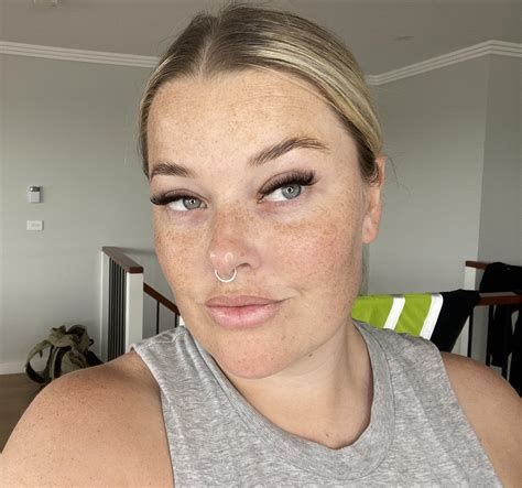 When the lighting is just right : r/FreckledGirls