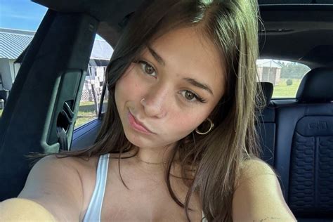 Qui est Sophie Rain, la star dOnlyFans qui gagne trois fois plus que 
