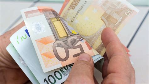 La Lega annuncia lo stop agli 80 euro: cosa ne pensi? Vota il sondaggio ...