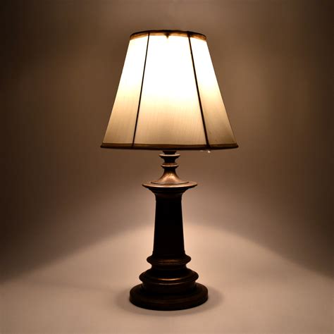 Traditional Table Lamp