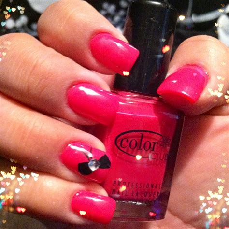 HOT PiNK | Hot pink nails, Beach nails, Simple nails