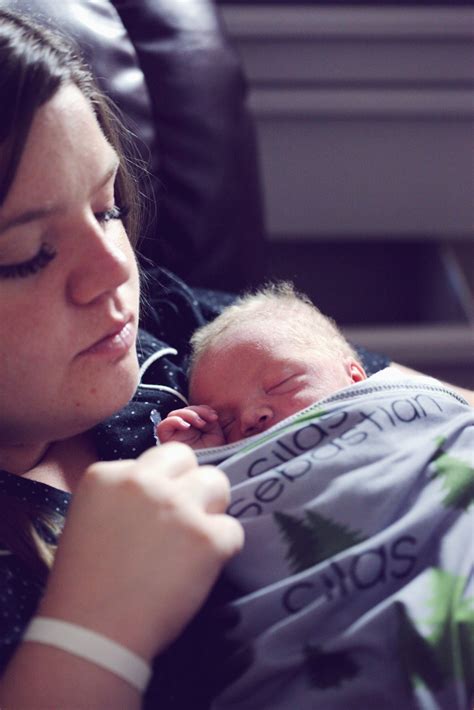 A Newbie Mom's Guide in Using Manual Breast Pumps - Sippy Cup Mom