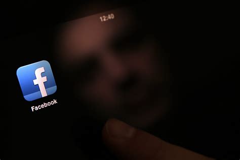 Five Percent of Brits Confess to Using Facebook During Sex, Claims