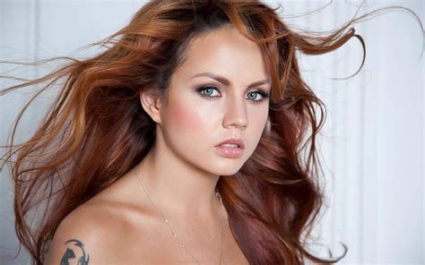 Bapbapa Russian Singer