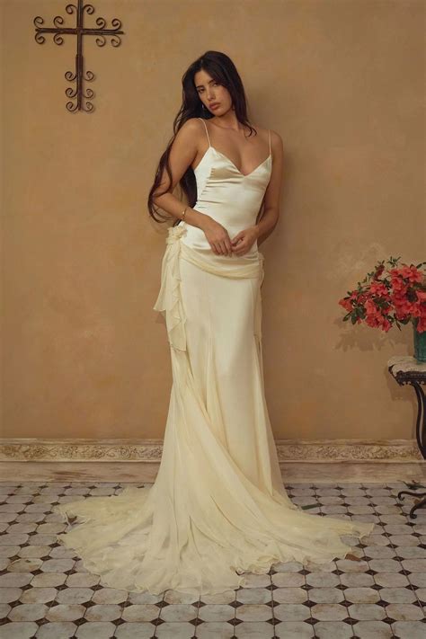 Best Traditional Wedding Dress