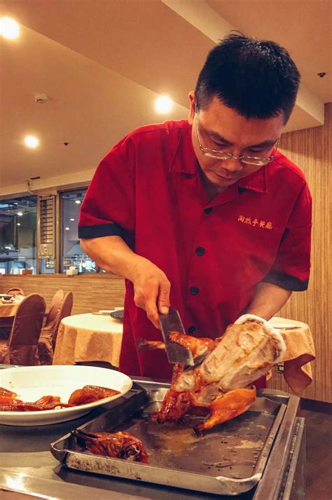 What To Eat & See In Taipei | Ultimate Foodie Guide