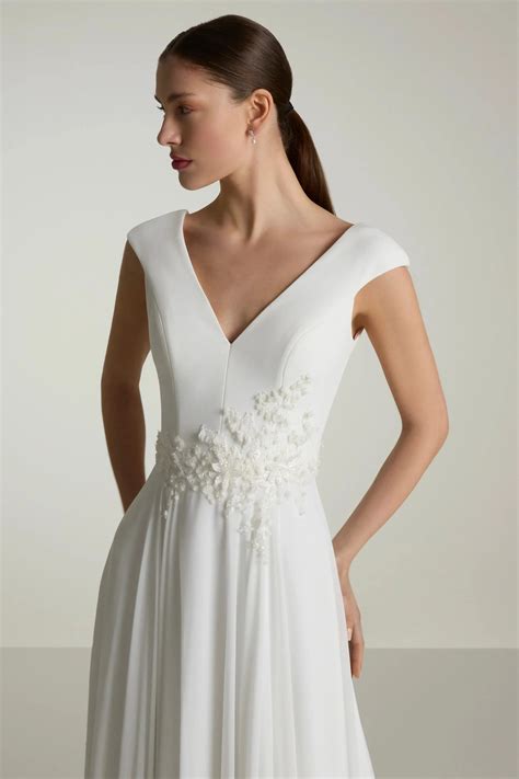 necklines of wedding dresses 4