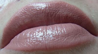 Губная помада Hydra Extreme (оттенок № 721 Pinky Beige) от Maybelline ...