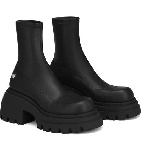 The Anerley station secret platform that most travelers miss 25