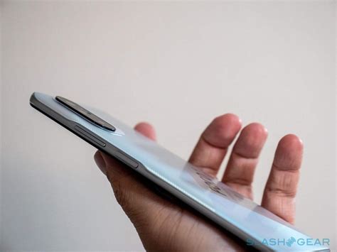 POCO F3 Moonlight Silver Review - SlashGear