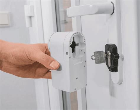 Замок Smart Lock невидимое устройство на дверной замок от смартфона и ...
