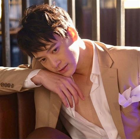languages  describe bie pop singers actors singer