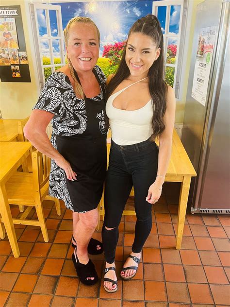 Ő a világ legdögösebb versenyevője – nem hiszed el, mennyi kaját tud benyomni nyolc perc alatt