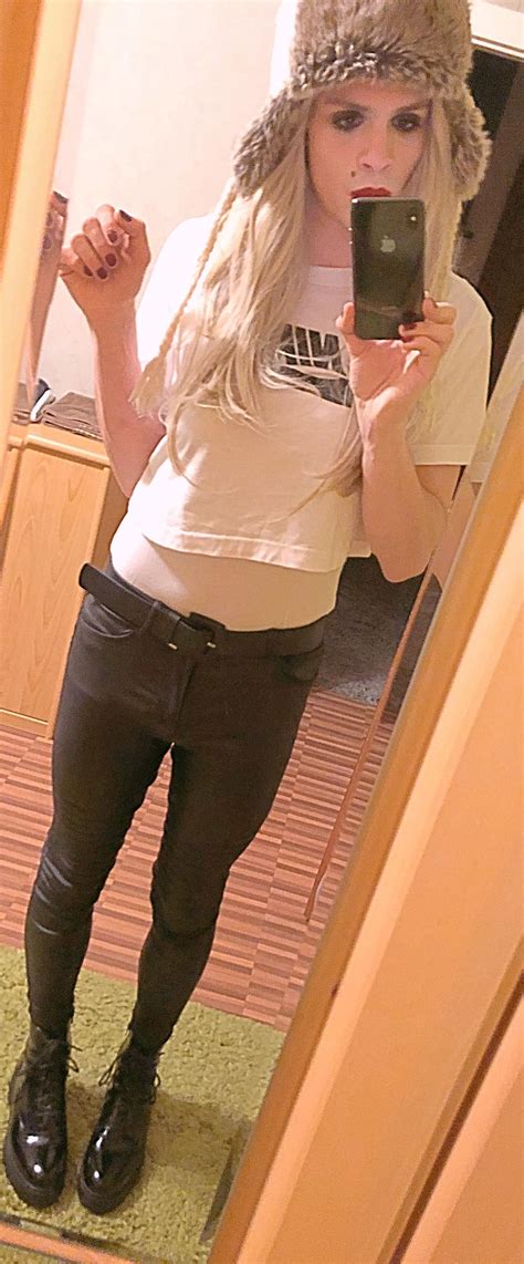 It’s Hannah again 😁 What do you think about this one? 👀 : r/crossdressing