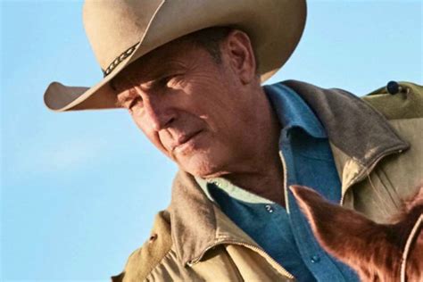 john dutton      yellowstone patriarch