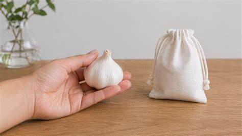 Dente De Alho No Bolso - Carregar um dente de alho no bolso da calça: para que serve e por que ...