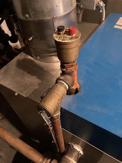 Relief valve leaking : r/Plumbing