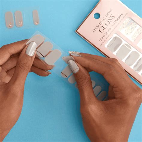 Dashing Diva Reviews: Get All The Details At Hello Subscription!