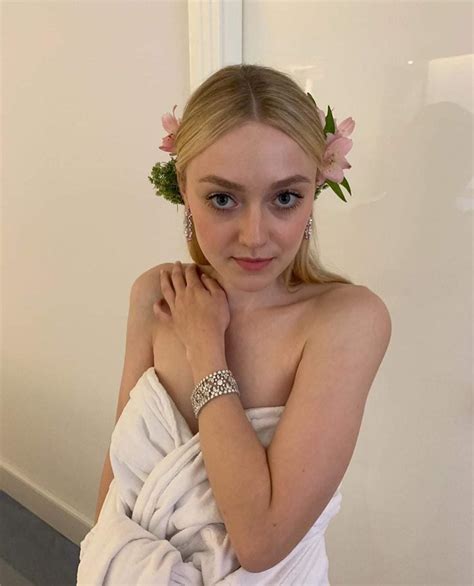 She's just adorable : r/DakotaFanning