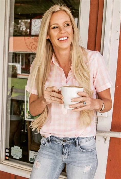 Media Profile and Career Overview of Erin Bradshaw 7