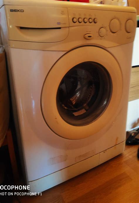 Vând masina de spălat beko 5 kg