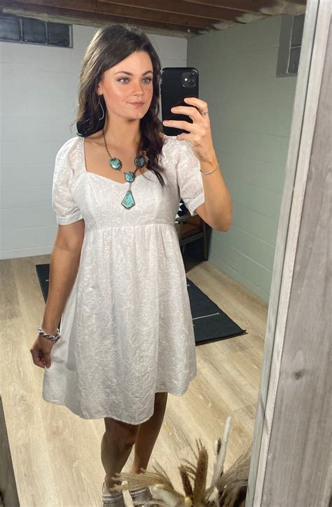 The Evelyn Dress – Crossroads Clothing