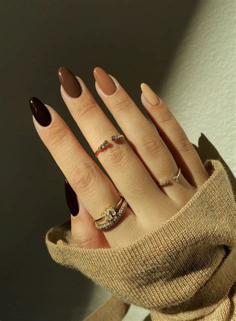 Elena Ash adlı kullanıcının // nail panosundaki Pin | Şık tırnaklar ...