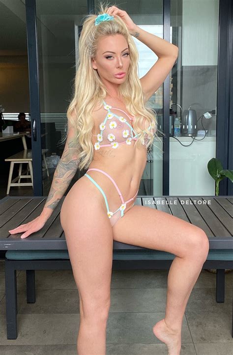 Isabelle Deltore on Twitter: "My Onlyfans is free, come say HAIII 😉 😇