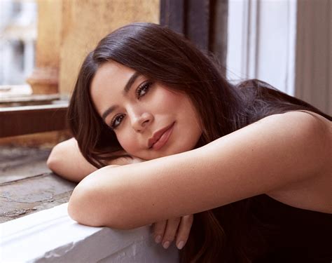 Miranda Cosgrove On ‘Mother Of The Bride’ & Life After ‘iCarly’