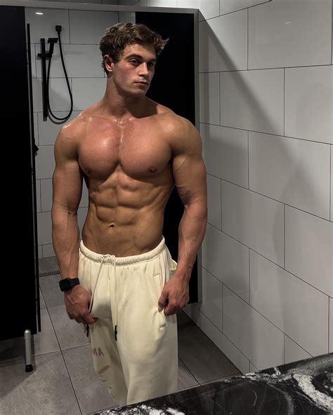 PHYSIQUE MOTIVATION – BRANDON STARR – Monday XYZ