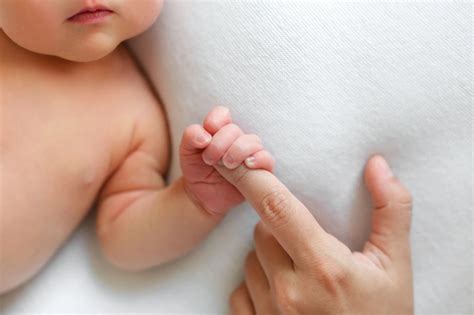 palmar grasp reflex blessingways