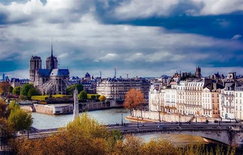 Paris in the Fall: What to See & Do?