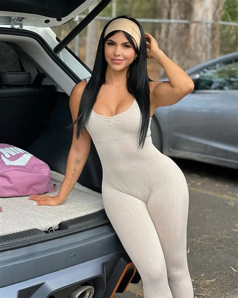 Yesli Gomez - Bio, Age, Height, Wiki, Model Sport Girls Bio