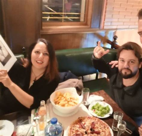 Гаджето на Милица Гладнишка също е артист! Вижте младока Иван Велчев ...