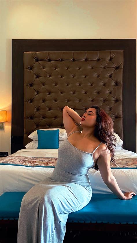 Divya Mistry (@divyamistry0409) • Instagram photos and videos