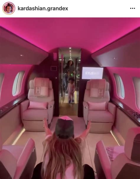 So do we really think Kylie owns her own Private Jet? : r/KUWTK