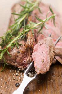 Proper Venison Internal Temp Guide (+ What is Venison and How to Cook Deer Meat) - IzzyCooking