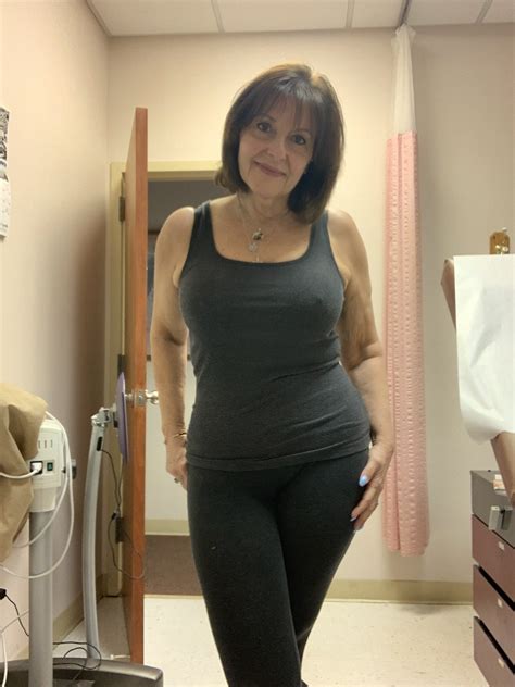 BronxGal62 on Twitter: "Hump day vibes 😎🍑#littlebuttsmatter #