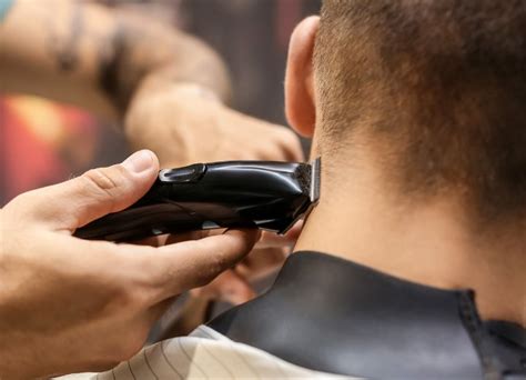 How to cut hair with clippers instead of scissors