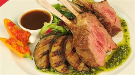 Рецепт - Корейка ягнёнка с овощами гриль и соусом песто ...