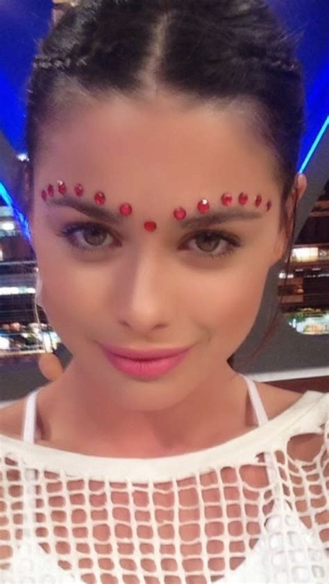 Victoria Saravia | Selfies Of The Day
