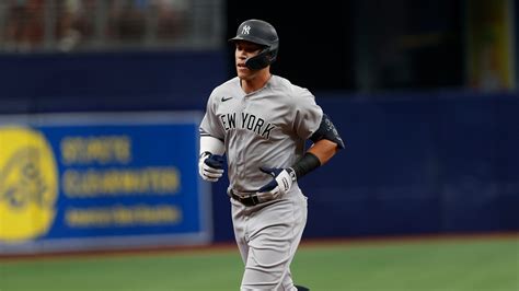 Aaron Judge sets career high with 53rd homer, inches closer to Yankees