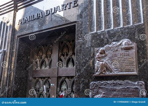 Evita Peron Tumulo - Túmulo De Evita Peron No Cemitério De Recoleta - Buenos Aires ...