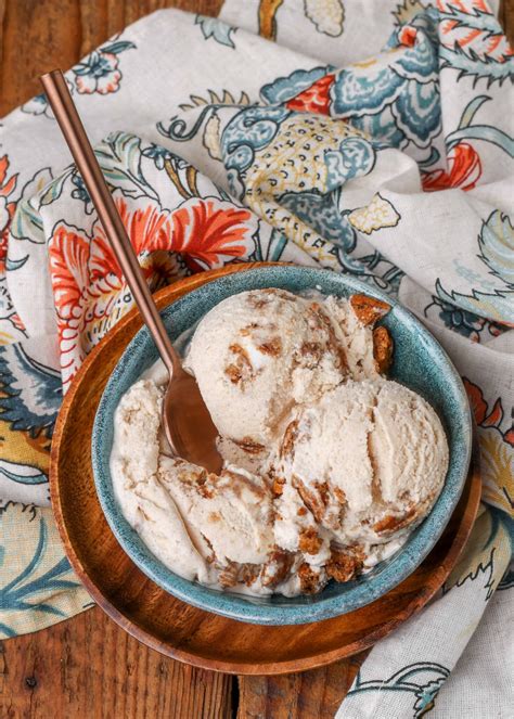 Oatmeal Cream Pie Ice Cream - Barefeet in the Kitchen