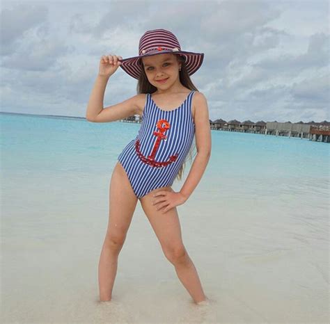 7 Hot Sexy Anastasiya Knyazeva Bikini Pics