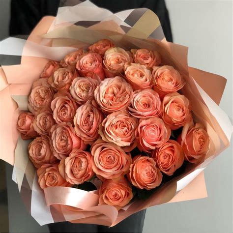 Букет из персиковых роз Кахала